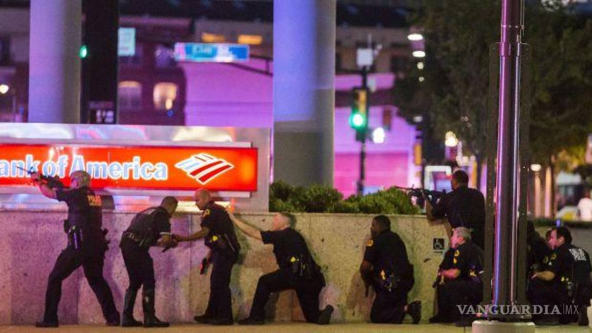 Mueren baleados 5 policías durante protesta en Dallas