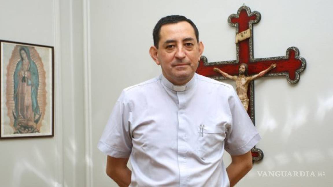 Detienen a sacerdote chileno indagado por abusos sexuales