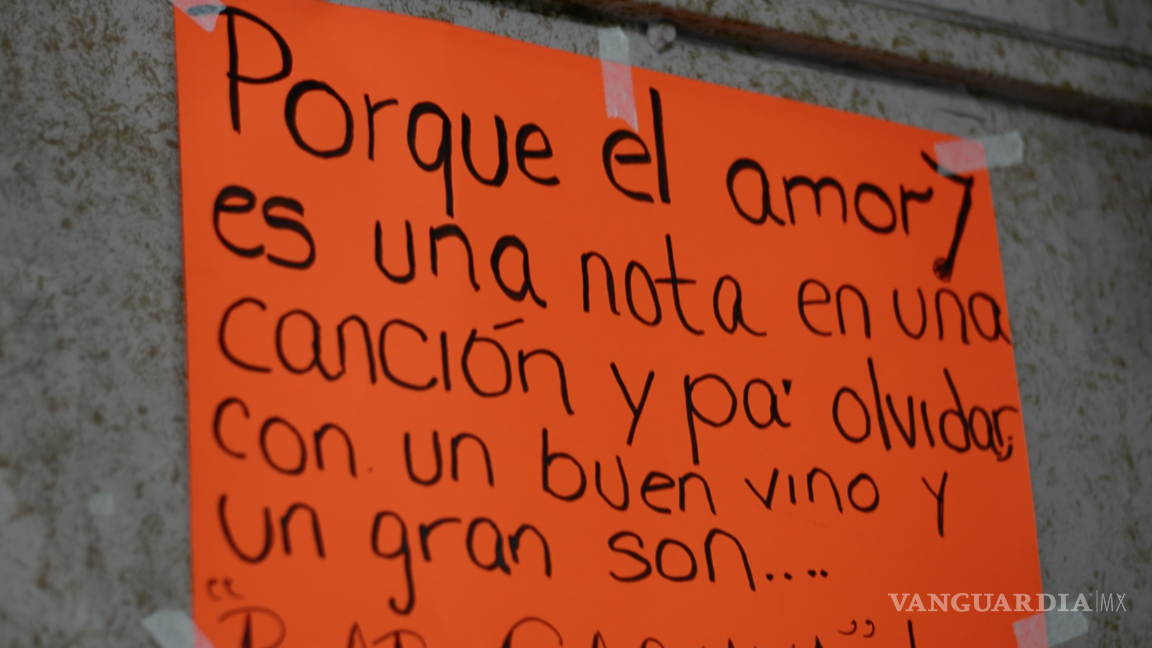 $!En una cantina de Saltillo le cantan a Lupe Tijerina