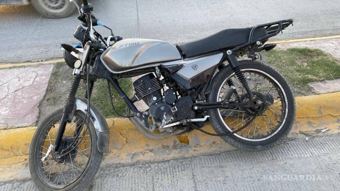 $!La motocicleta, sin placas de circulación, fue trasladada a un corralón de la ciudad.