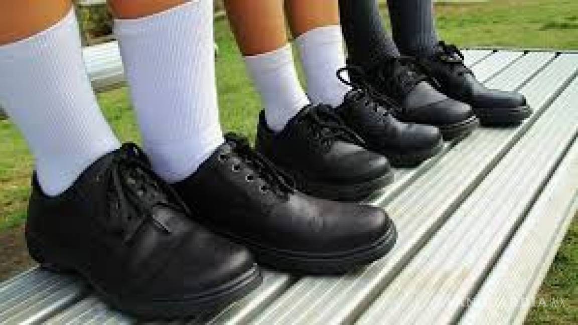 Declaran en Torreón desierta licitación de zapatos escolares
