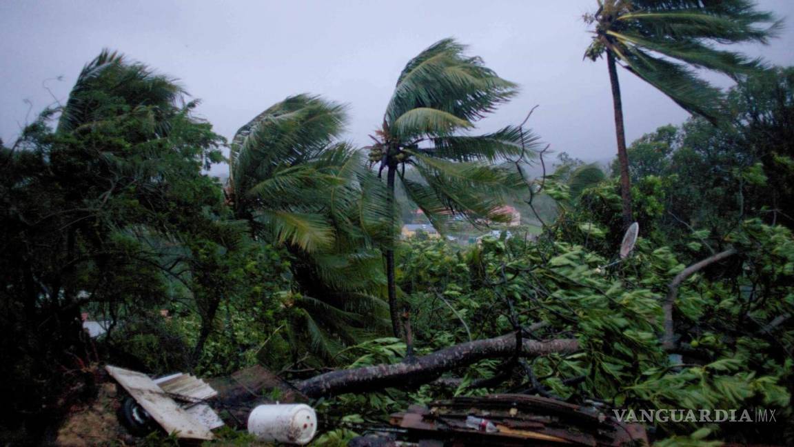 Huracán María tocó tierra en Puerto Rico con categoría 4