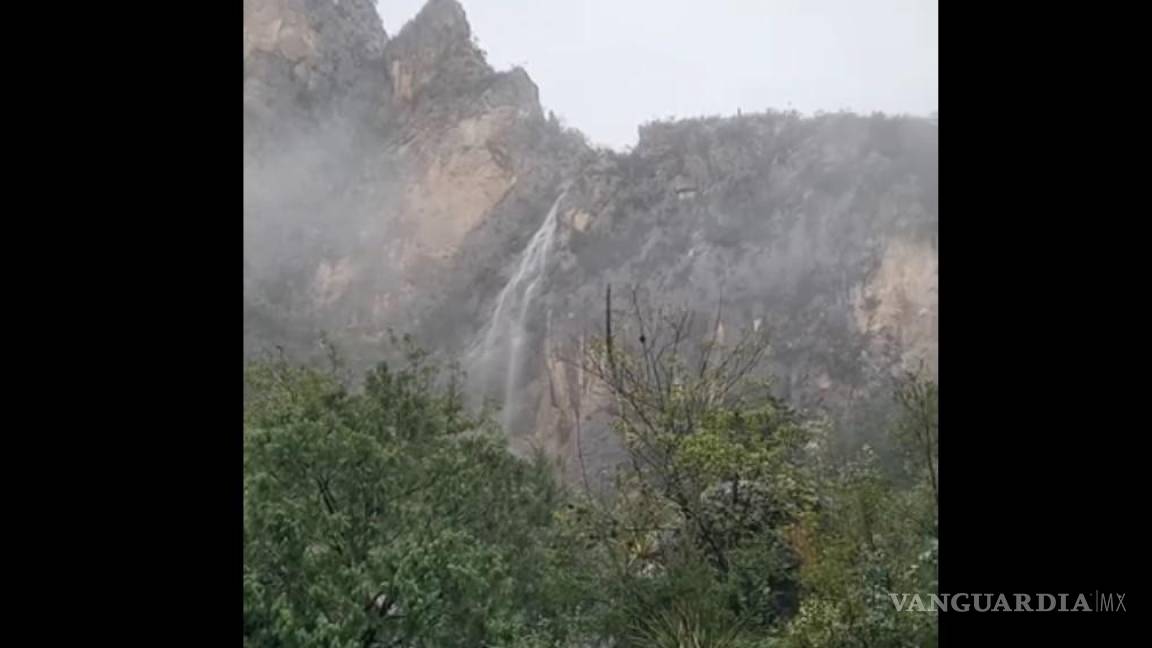 Cautiva a saltillenses resurgimiento de cascada en el Cañón de San Lorenzo