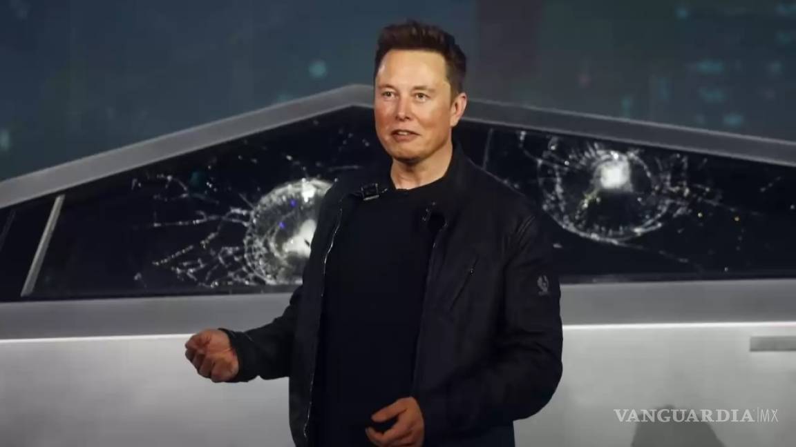 Elon Musk está reclutando para Tesla...¡hasta personas sin título universitario!