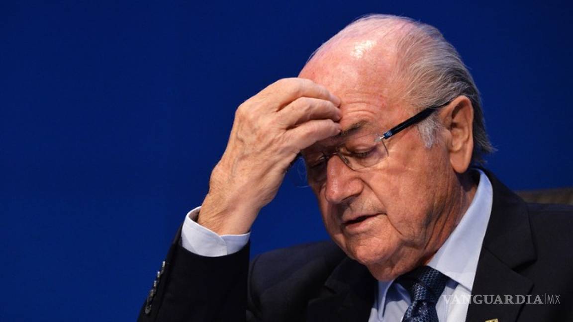 Hospitalizan a Joseph Blatter en Suiza por estrés