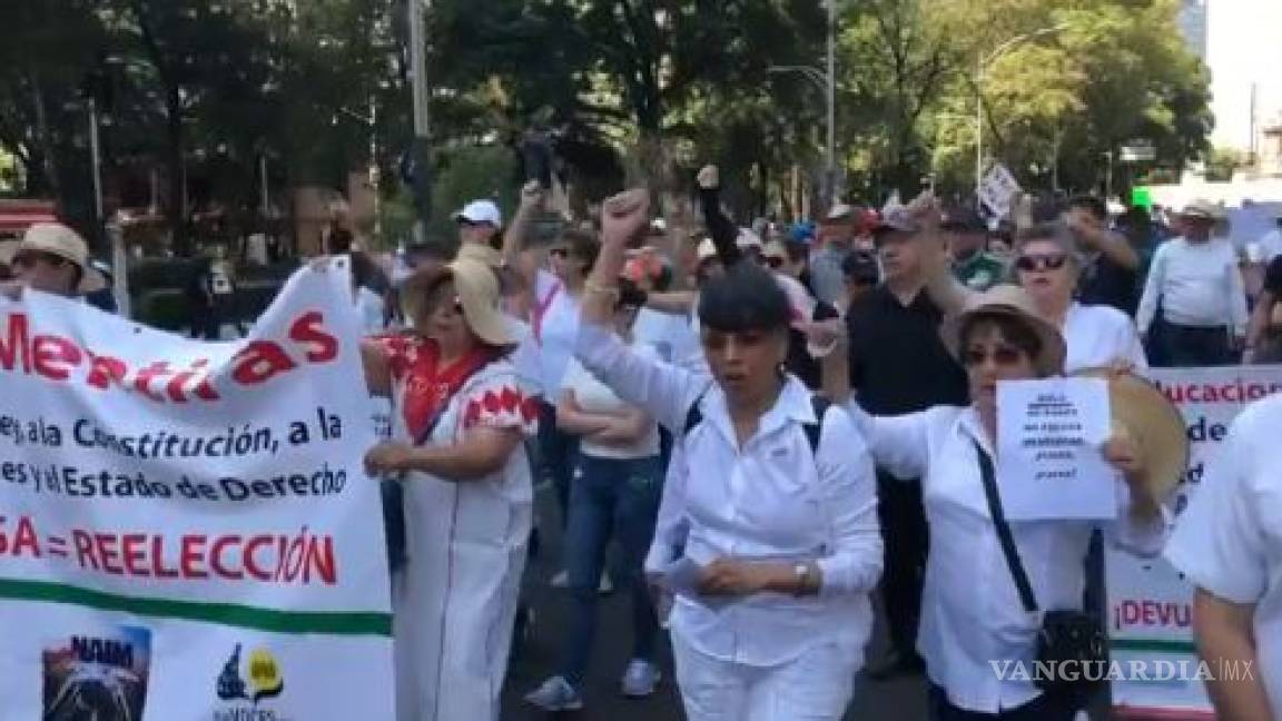 Arranca marcha anti AMLO en CDMX; van a Palacio Nacional
