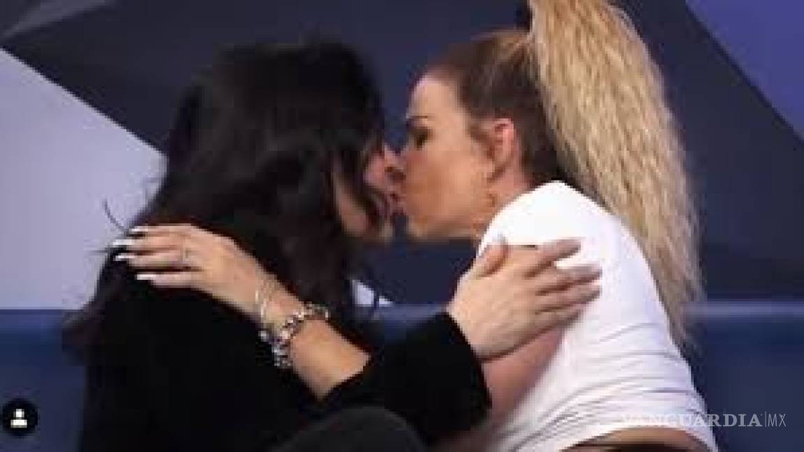 Niurka besa en la boca a Yolanda Andrade por 'sus amores del pasado'