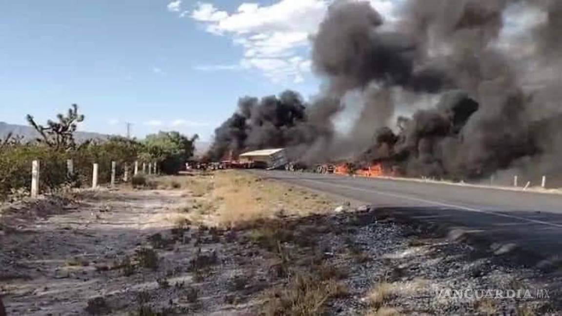 Dos traileros mueren calcinados en la carretera a Zacatecas, en Saltillo