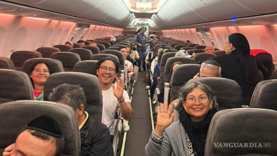 Sacan a 143 mexicanos de Israel; avión de Sedena regresa a México
