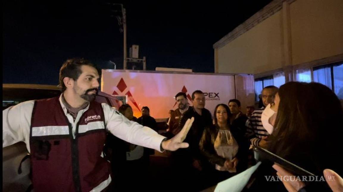 $!La abogada confrontó a Antonio Atollini Murra, quien le respondió que su reclamo estaba bien.