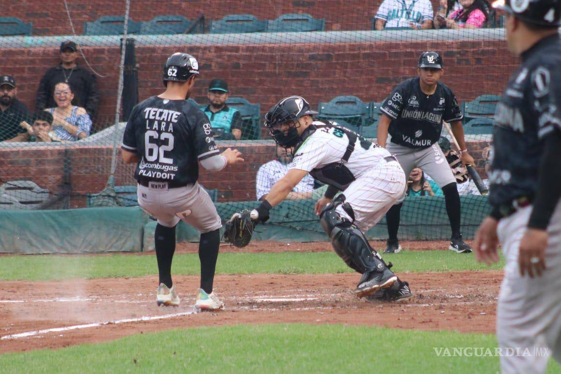 $!Los Saraperos de Saltillo no pudieron regresar nunca en el primer partido de la doble cartelera de este sábado en el Madero ante los Algodoneros de Unión Laguna.