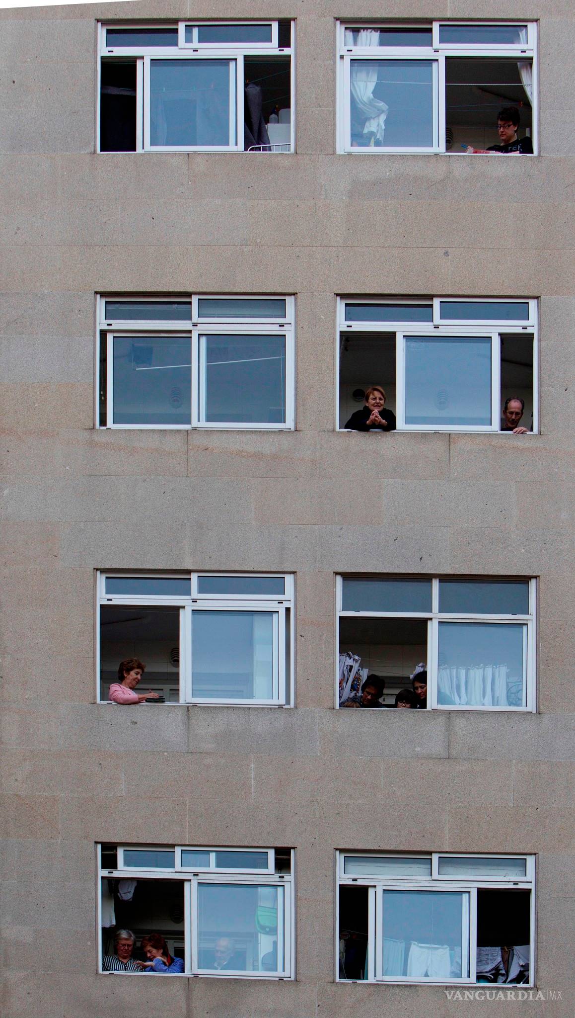 $!Coronavirus: Mira cómo viven las personas sus días durante la cuarentena en sus casas por la pandemia del COVID-19