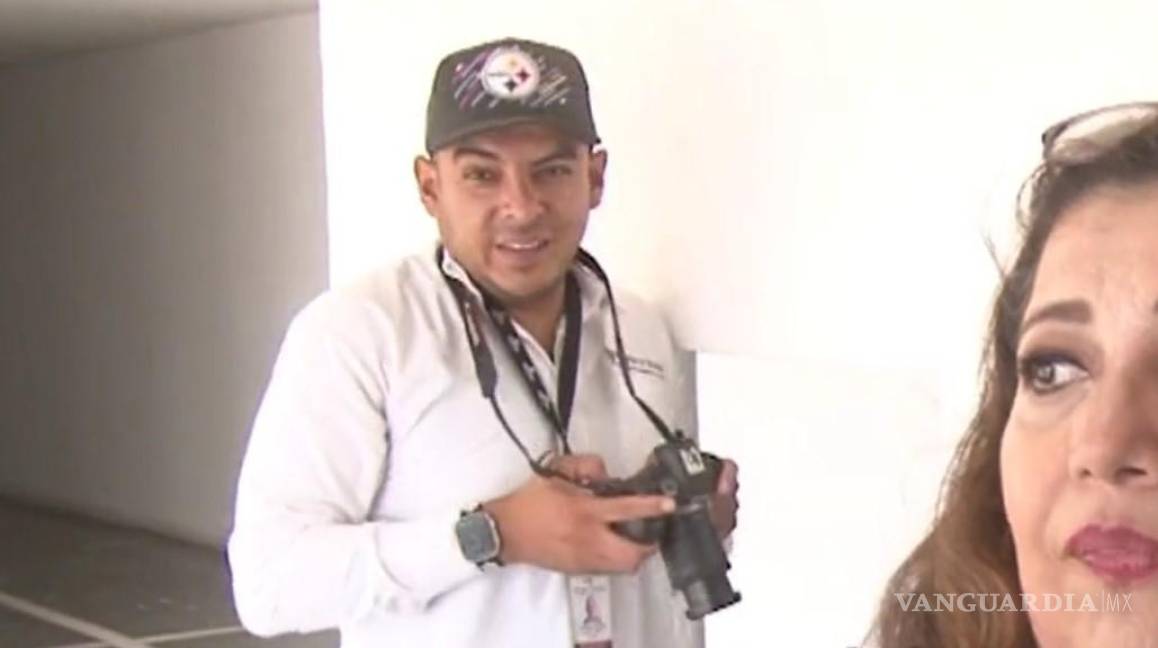 ¿Mi primera chamba? Fotógrafo de la Laguna de Coahuila se viraliza por ‘accidente’ mientras labora
