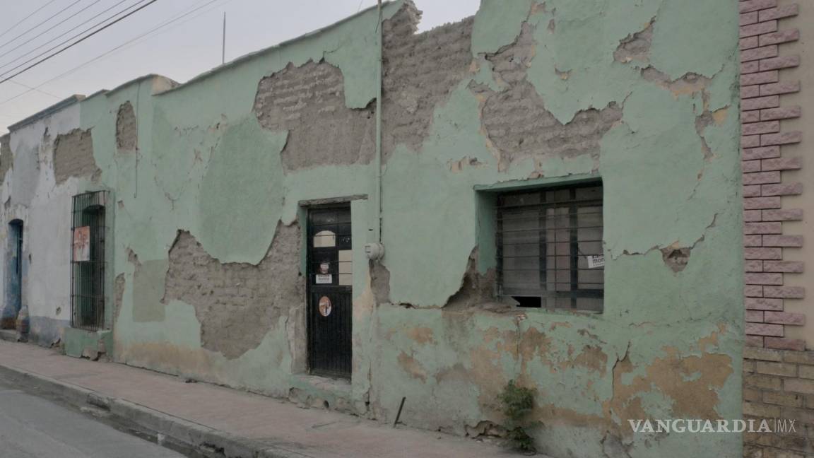 Casas abandonadas en la Zona Centro de Saltillo ponen en riesgo a vecinos por posible derrumbe