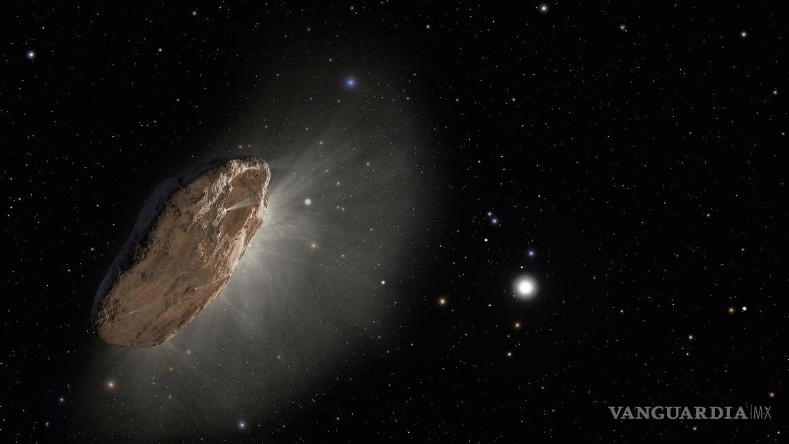 $!Cuerpo espacial de gran tamaño en primer plano, sobre el cielo nocturno.