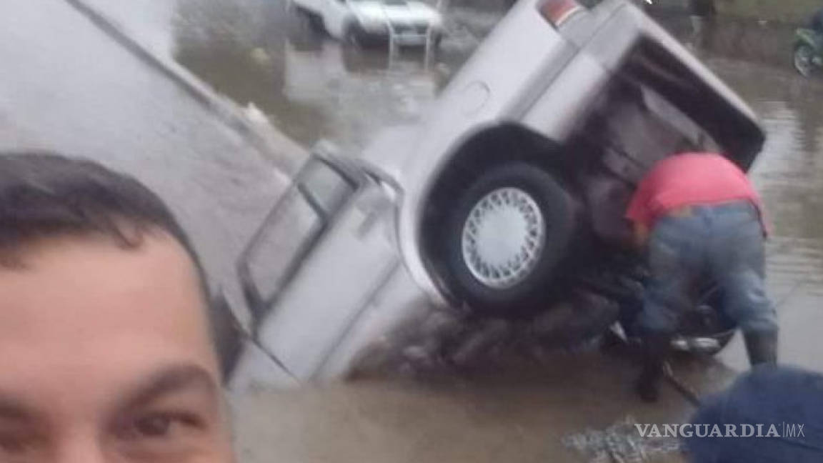 Policía en vez de ayudar se tomó una 'selfie' en accidente, donde murió una persona