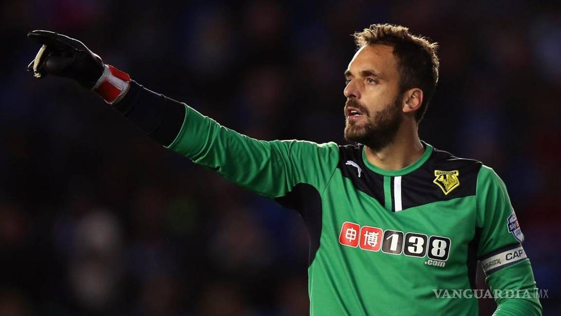 $!Manuel Almunia se despidió de los campos de juego en 2014 por problemas cardiacos