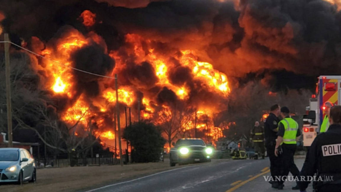 Fuerte explosión en Texas por colisión de tren cargado con carbón y gasolina (video)