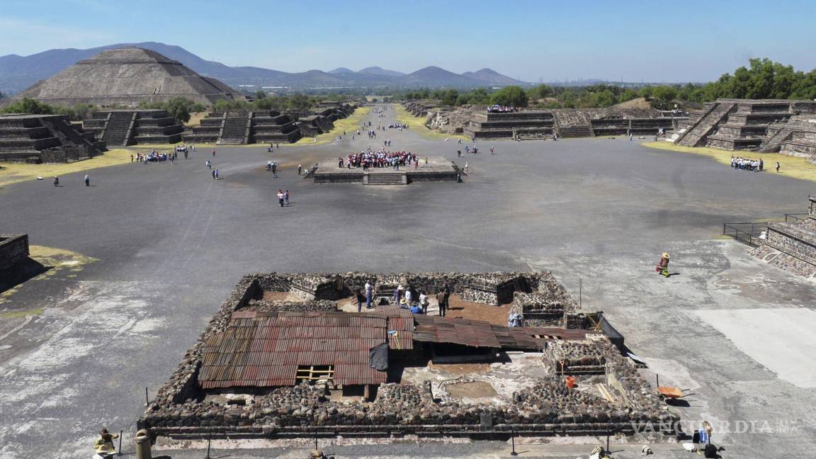 $!05/05/2016. Investigadores del INAH reportaron el descubrimiento de restos arqueológicos en la zona de la Plaza de la Luna, sitito Pirámides de Teotihuacán.