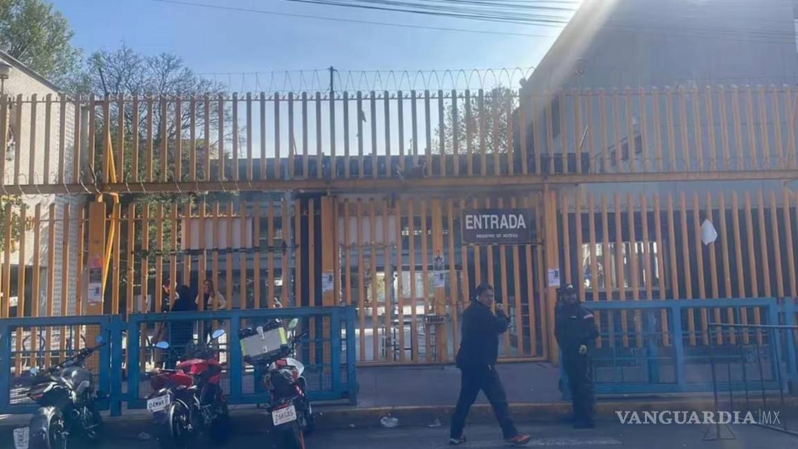 Toman encapuchados Prepa 8 para protestar por presuntos abusos sexuales