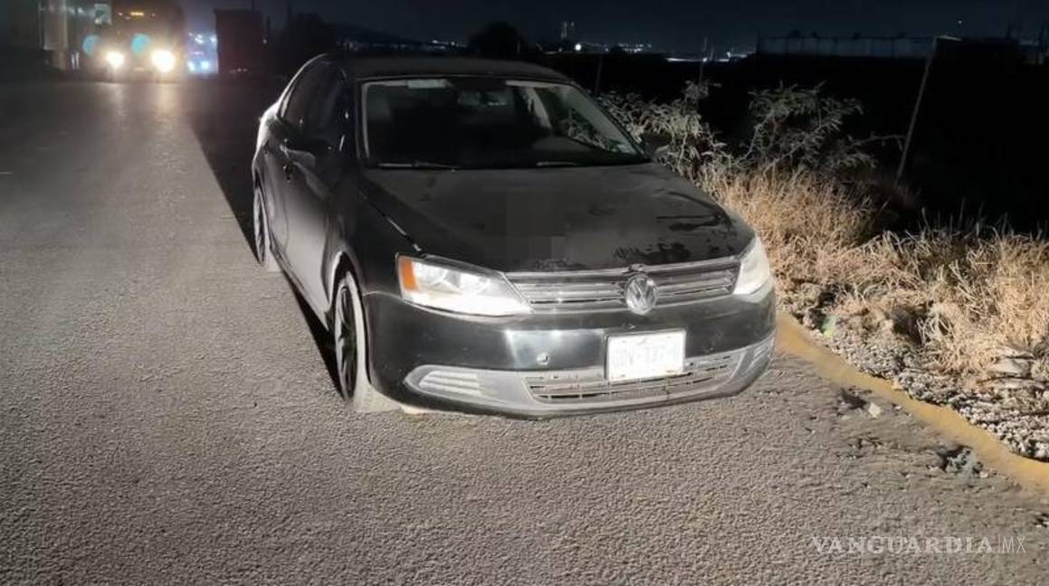 $!Los dos vehículos en los que arribaron los sospechosos fueron asegurados por la Policía Municipal durante el operativo.