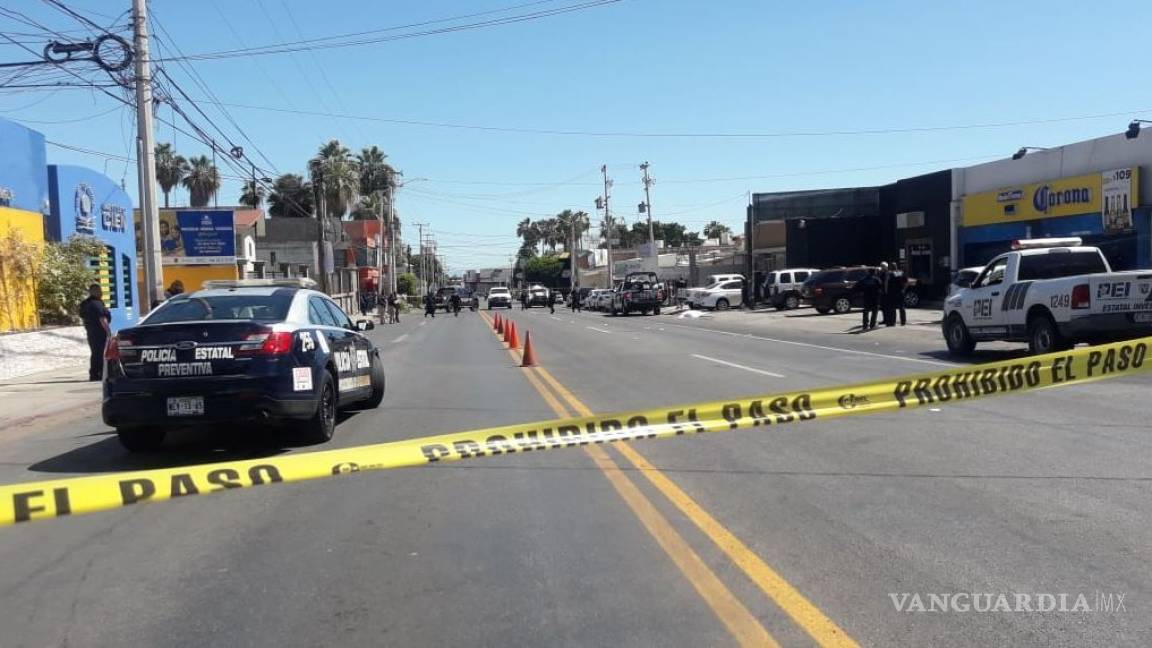 Hombres armados emboscan a policías en Sonora; dos heridos
