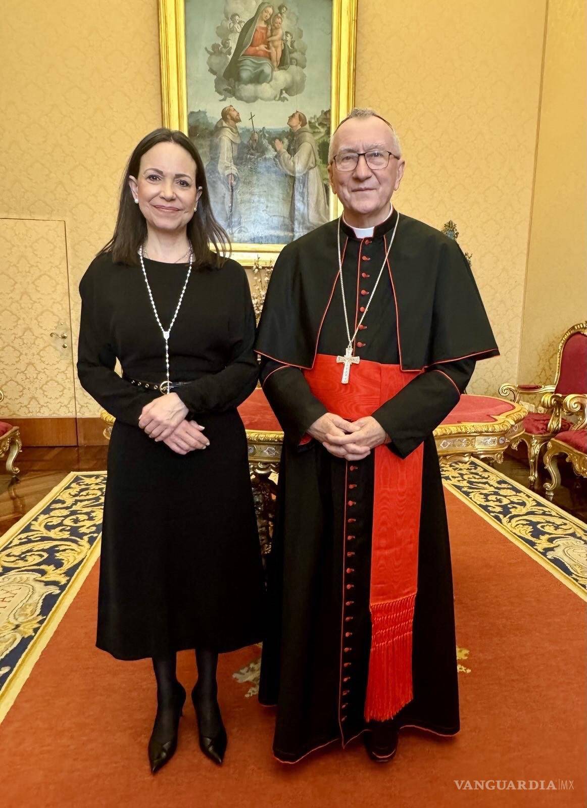 $!La líder opositora venezolana, María Corina Machado, visita este lunes Ciudad del Vaticano. La líder opositora venezolana, María Corina Machado, ha pedido este lunes al papa León XIV en el Vaticano que interceda por los presos políticos y por el avance sin demora de la transición a la democracia en Venezuela.