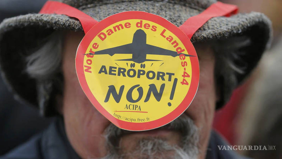 Más de 10 mil franceses rechazan construcción de aeropuerto
