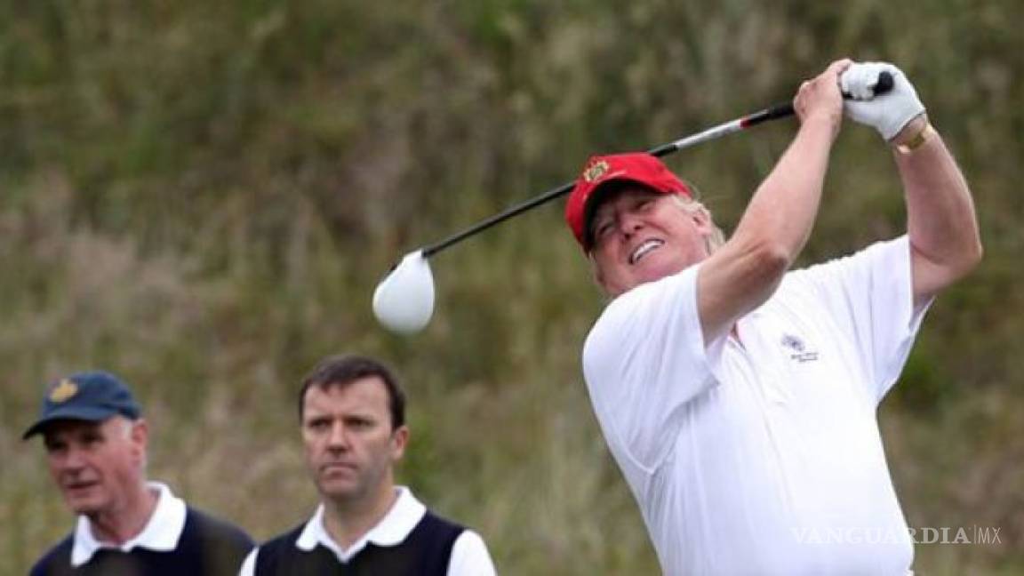 Trump se divierte jugando golf con Jack Nicklaus y Tiger Woods