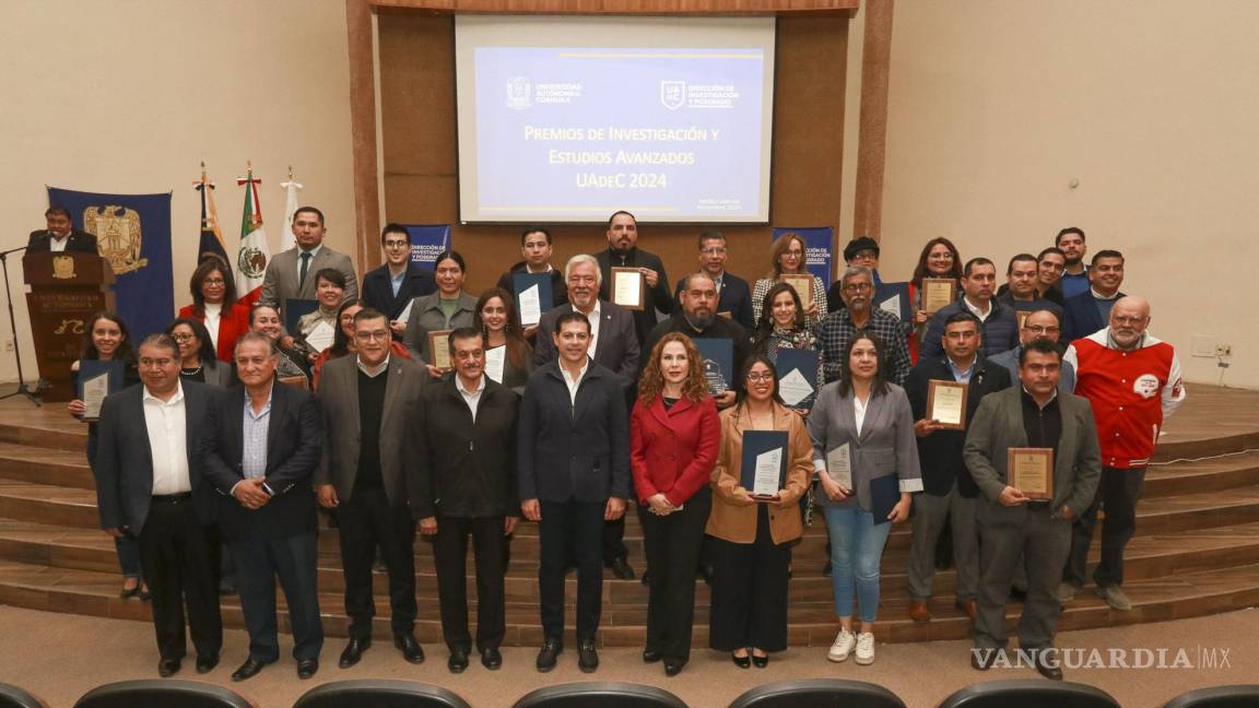 ¡Felicidades! Premia la UAdeC la excelencia académica y científica