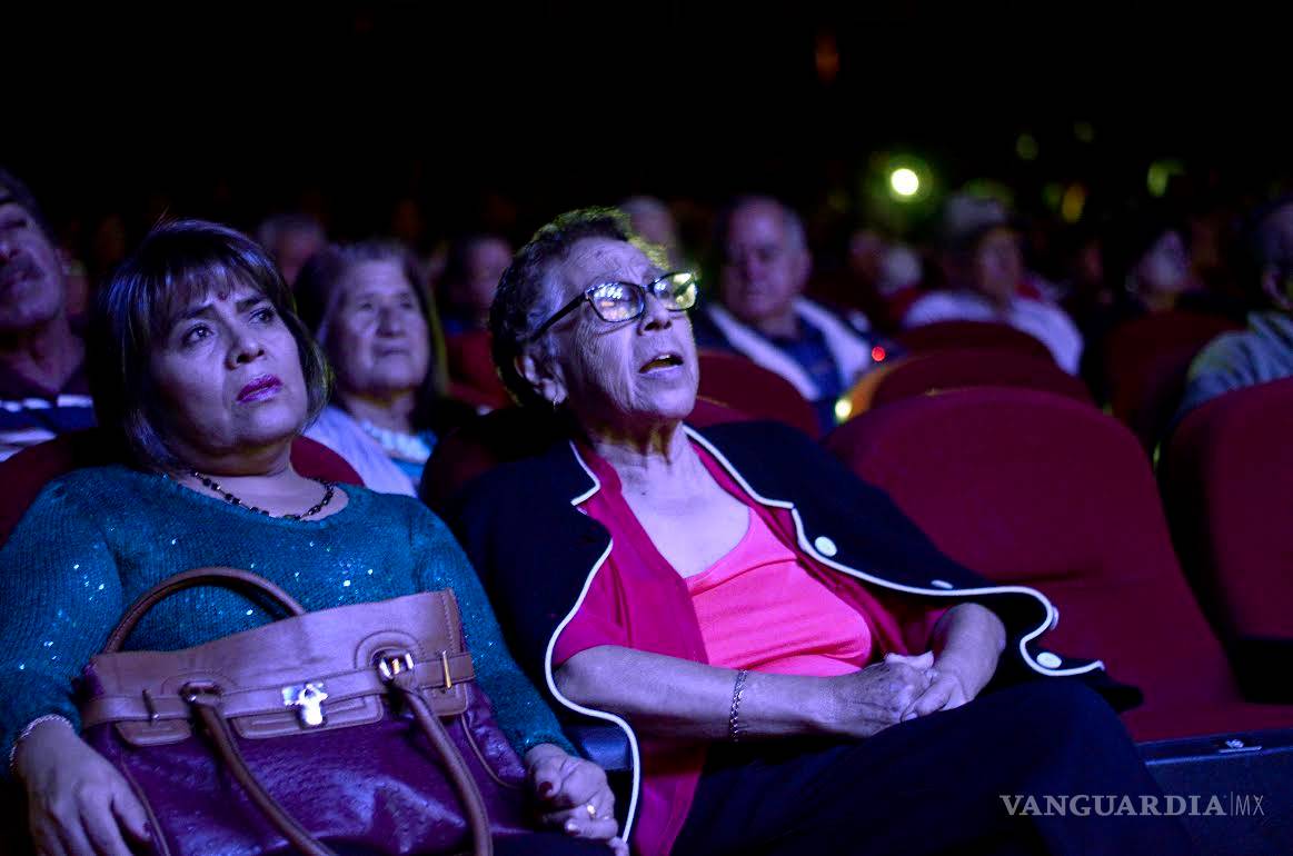 $!Celebran 40 años de ponerle ritmo al amor