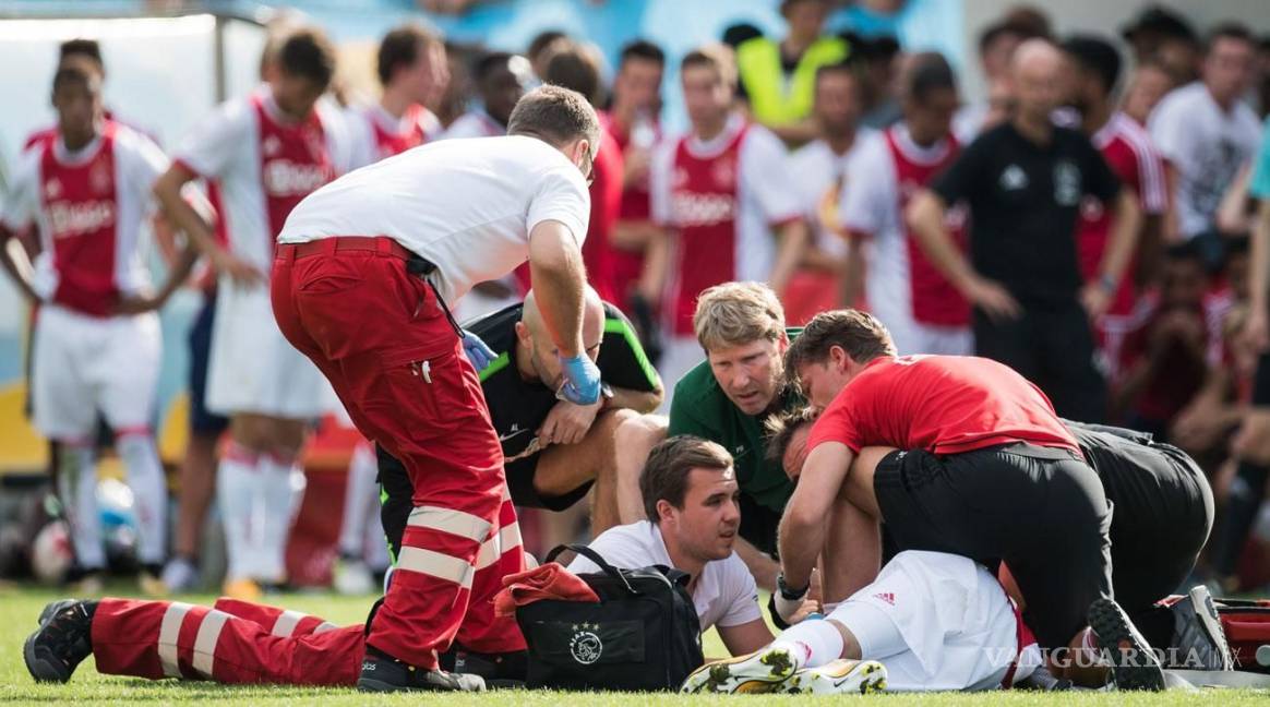 $!Exjugador de 21 años del Ajax sale del coma ¡13 meses después!