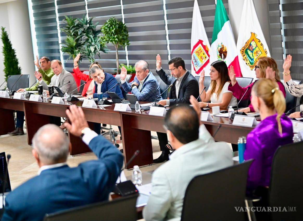 $!El Cabildo de Torreón aprobó por unanimidad otorgar facultades al alcalde Miguel Ángel Riquelme Solís para garantizar la continuidad de la administración.