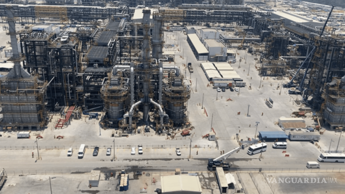 $!En octubre pasado, el mandatario dijo que la inversión máxima de la refinería sería de 11,600 millones de dólares.