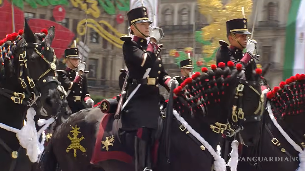 $!¡Paracaidistas, drones, perros y caballos! Así fue el Desfile Militar 2026 por la Independencia de México