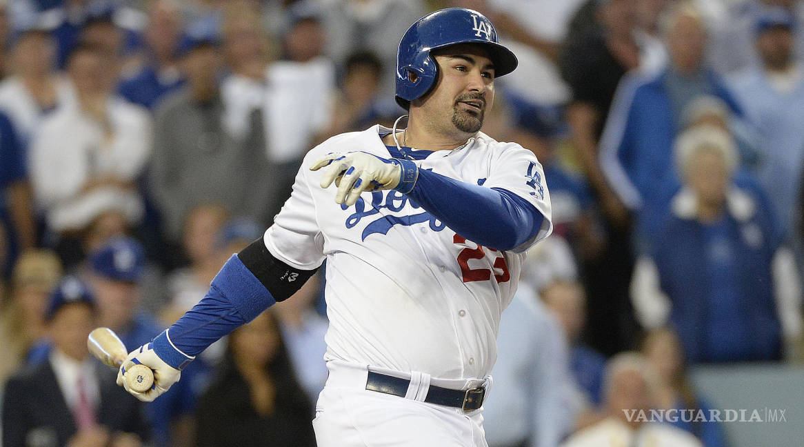 $!'Titán' González descartado para jugar con Dodgers en playoffs