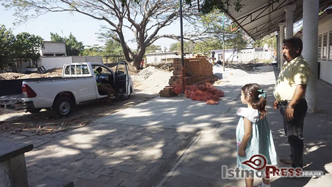 'Desapareció' empresa encargada de reparar escuelas en Oaxaca