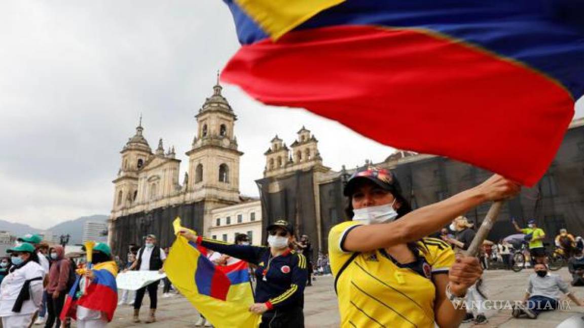 Van 40 manifestantes muertos en Colombia, asegura ONG