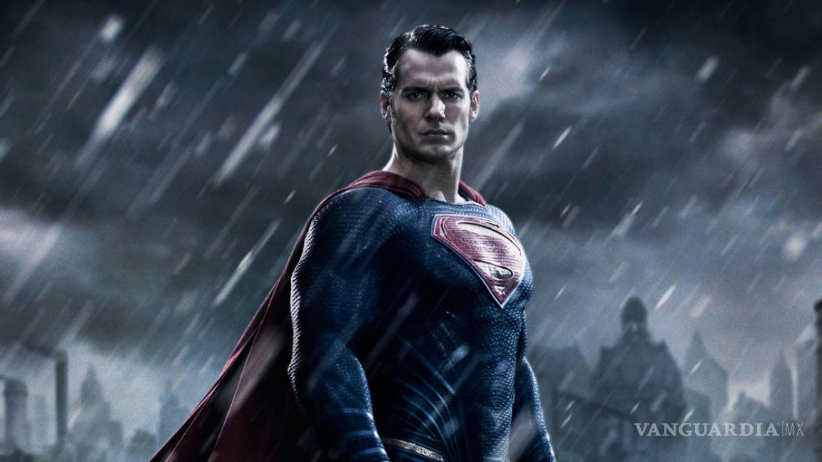 'Superman' opina sobre cómo se debe conquistar a una mujer y genera ola de repudio
