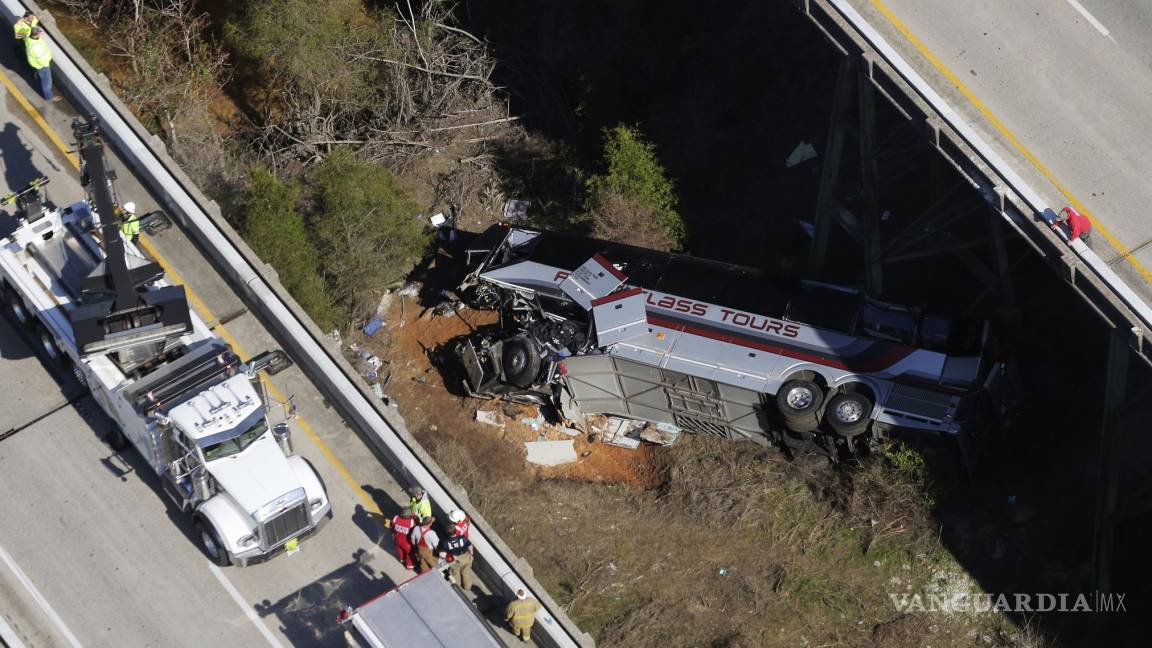 Accidente de autobús escolar en Alabama deja una persona muerta y 20 heridos