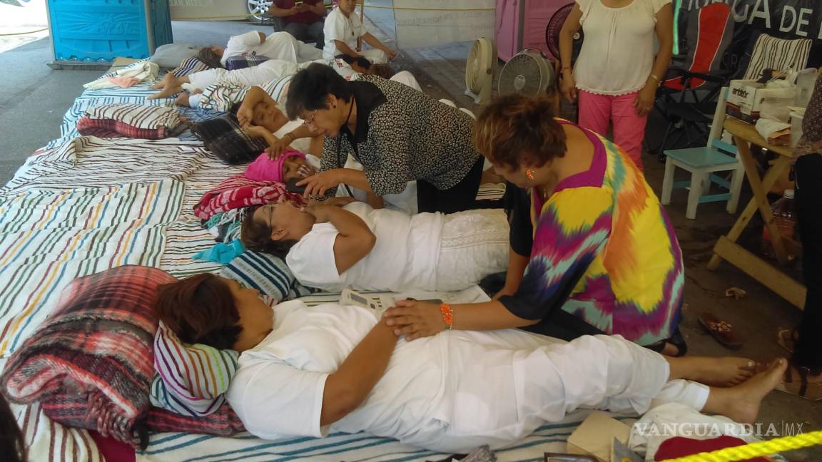 Enfermeras en huelga de hambre están delicadas de salud