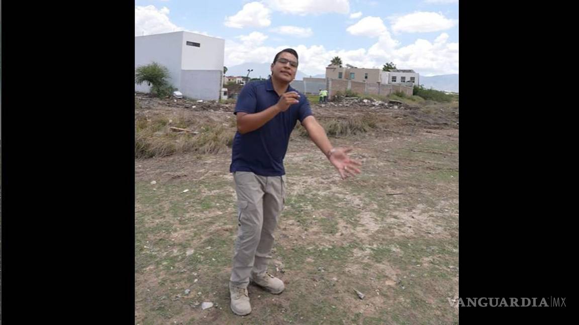 $!Diego Alvarado culpa a las personas que vendieron los terrenos y las propiedades donde sabían que se estanca y pasa el agua.