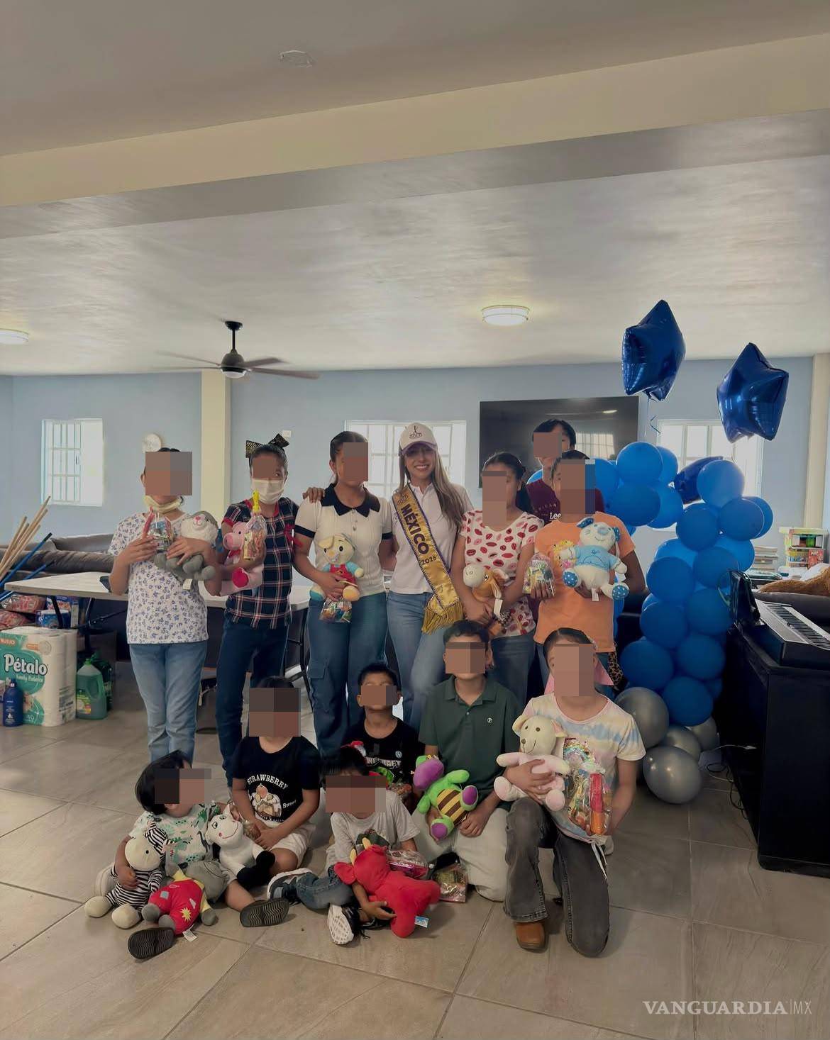 $!Integrantes de Fundación Más Vida Coahuila conviven con niñas y niños de la Casa Hogar Puro Corazón durante las visitas que realizan de forma periódica.