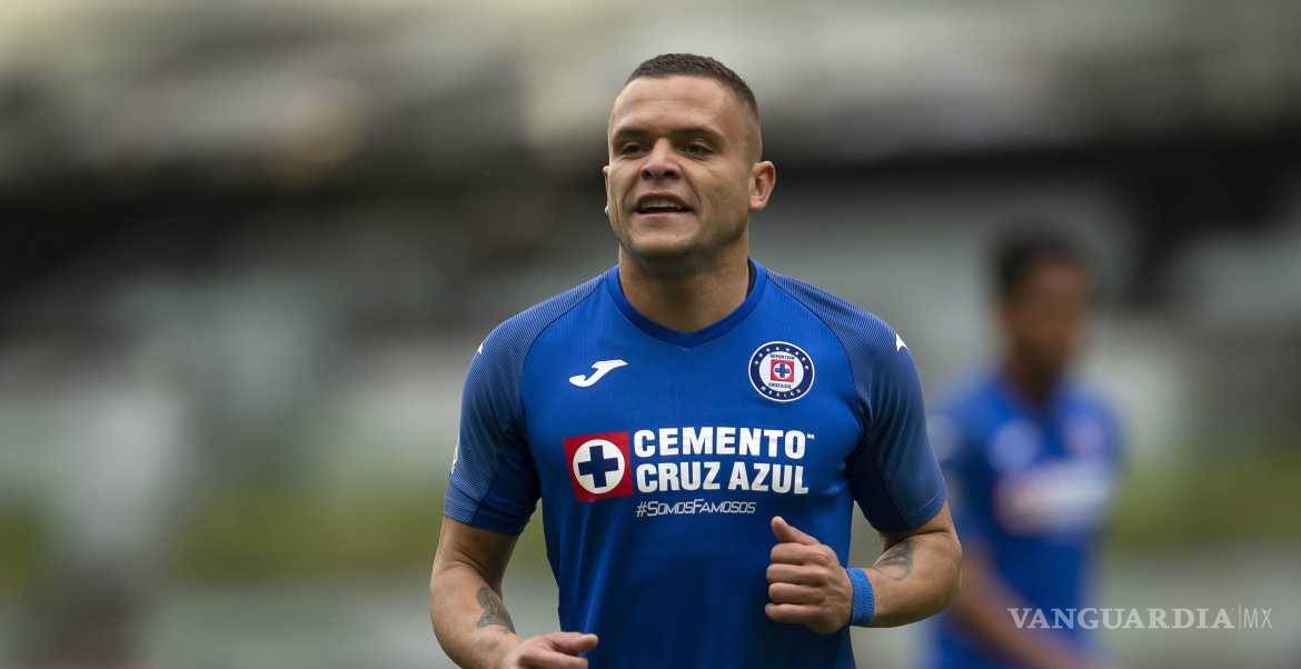 'Cabecita' Rodríguez cerca de abandonar Cruz Azul para jugar en el Cagliari de Italia