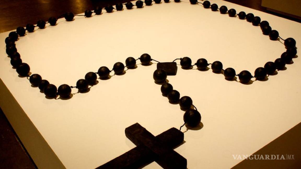 Un rosario gigante protagoniza primera feria de artículos religiosos en Roma