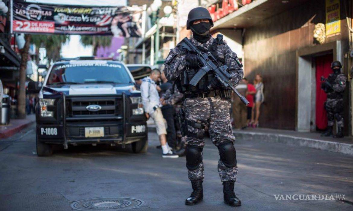 $!En Tijuana, matan a los padres y violan a la hija, menor de edad... ¡y la obligan a llevar los cuerpos en el auto!
