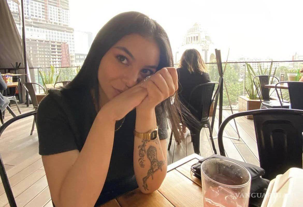 $!Lidia Gabriela se arrojó de un taxi que conducía a alta velocidad en la alcaldía Iztapalapa.