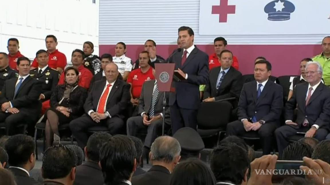 Peña Nieto pide unidad para enfrentar momentos adversos