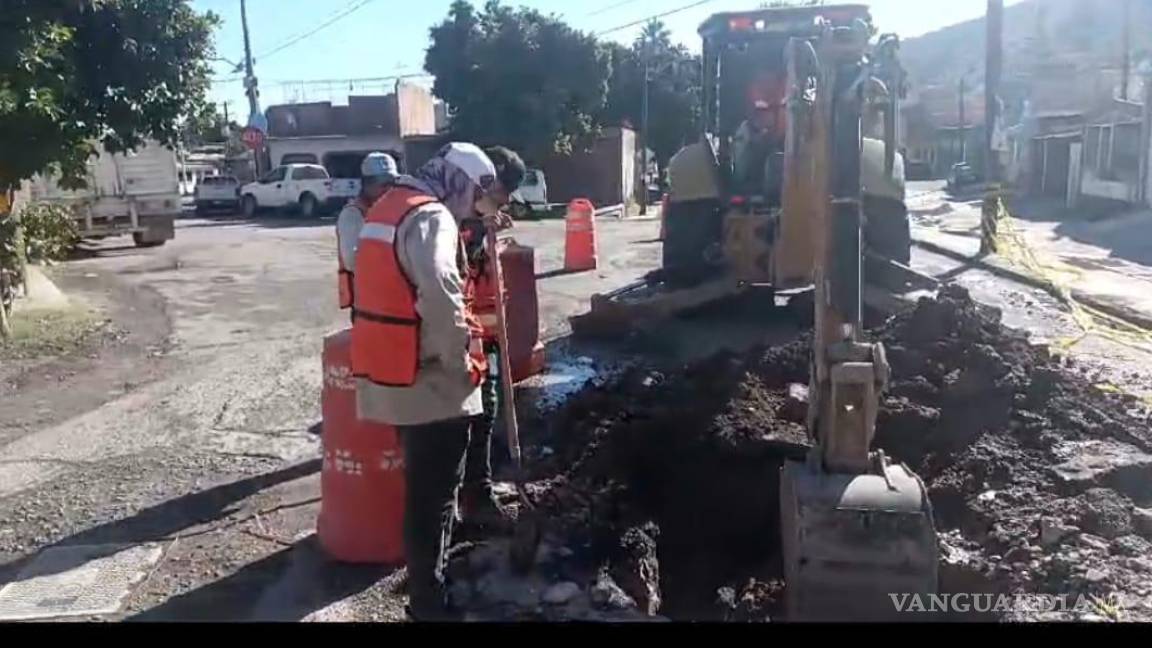 SIMAS Torreón: baja presión de agua en la colonia Torreón y Anexas ante reparación de tubería