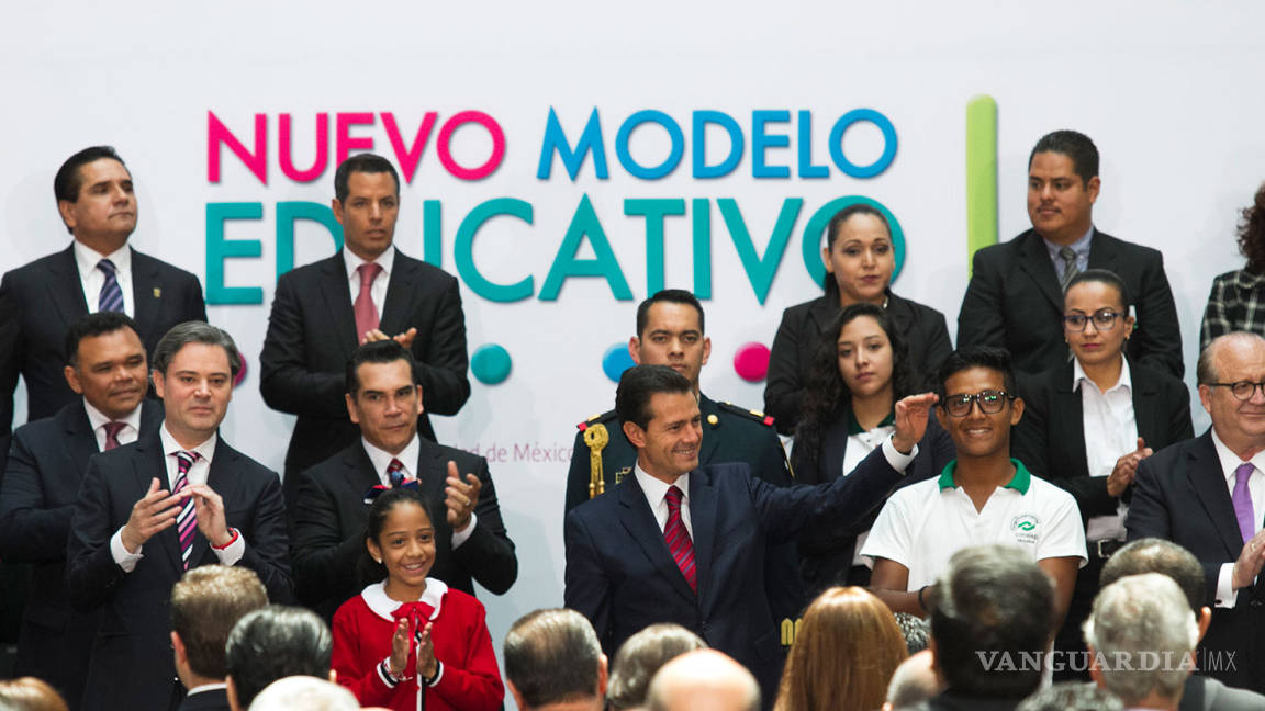 Mantener la educación sin cambio no era opción, afirma Peña Nieto